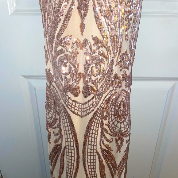 Woman’s Dress! Can be worn for multiple occasions! - Picture 3 of 3